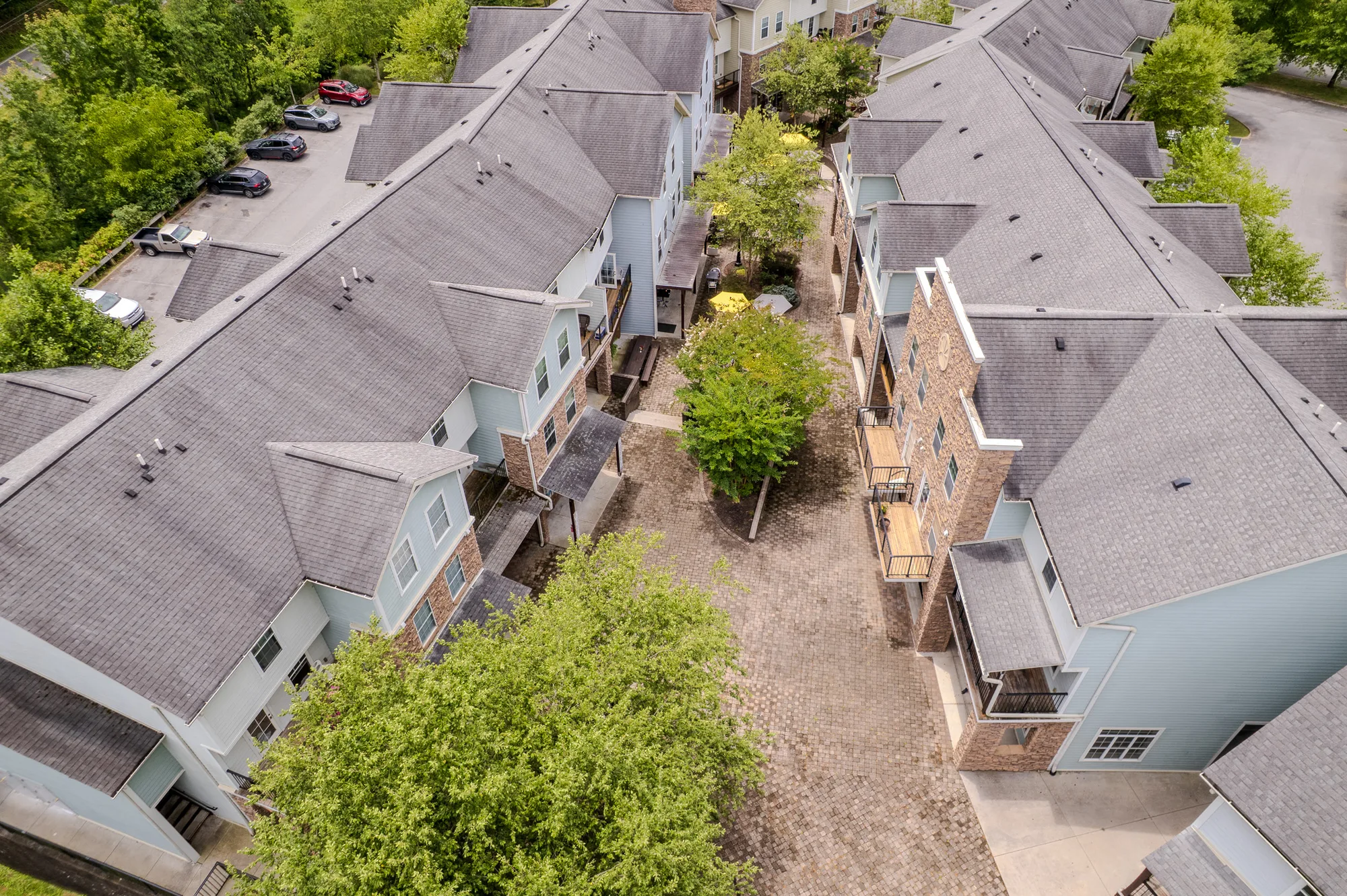 Aerial view of commercial property at 849 Glades Rd
